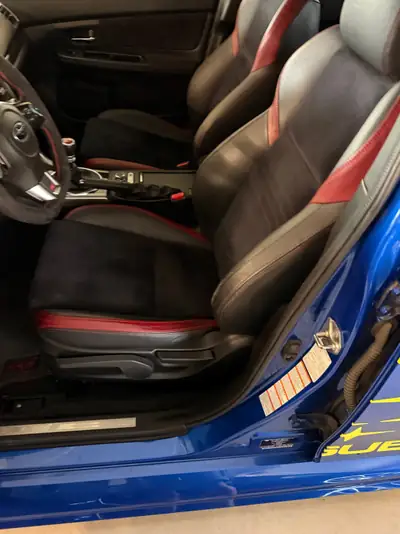 Subaru WRX STI 2.5 — Berline sportive haute performance, 147 900 km — interior