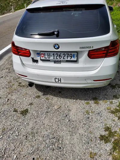 BMW 320i Estate 2015 — Familiale dynamique, entretien complet, sans sinistre — interni