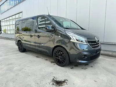 Renault Trafic 2.0 dCi 170 Signature — Monospace spacieux, première main, sans sinistre — vue extérieure
