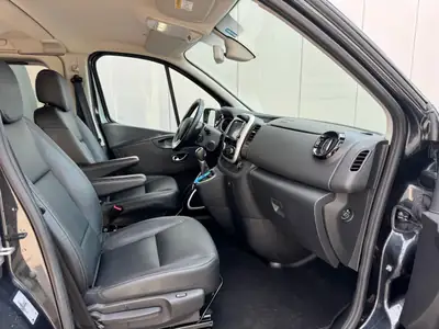 Renault Trafic 2.0 dCi 170 Signature — Monospace spacieux, première main, sans sinistre — intérieur