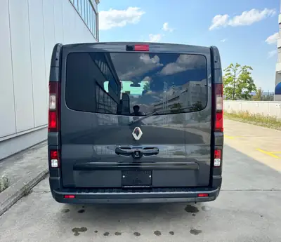 Renault Trafic 2.0 dCi 170 Signature — Monospace spacieux, première main, sans sinistre — tableau de bord
