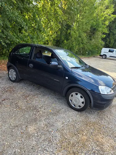 Opel Corsa 1.4i 16V Comfort — Citadine fiable des années 2000, faible kilométrage — Seitenansicht