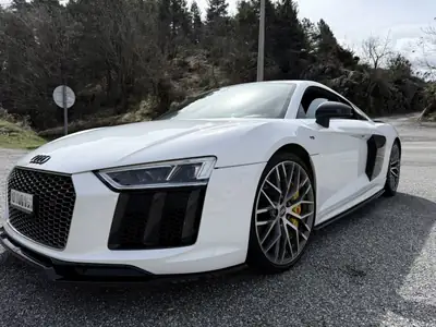 Audi R8 5.2 FSI V10 Plus Quattro — 610 ch, Carbone et Freins Céramique — vue extérieure