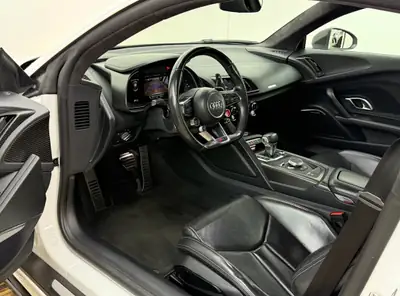Audi R8 5.2 FSI V10 Plus Quattro — 610 ch, Carbone et Freins Céramique — Miniature 9