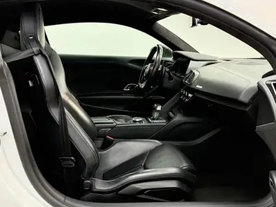 Audi R8 5.2 FSI V10 Plus Quattro — 610 ch, Carbone et Freins Céramique — Miniature 10