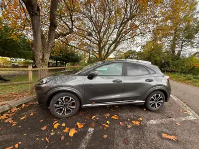 Ford Puma 1.0 EcoBoost Hybrid 125 ST-Line — SUV compact écologique et dynamique — vue extérieure