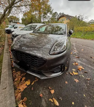 Ford Puma 1.0 EcoBoost Hybrid 125 ST-Line — SUV compact écologique et dynamique — tableau de bord