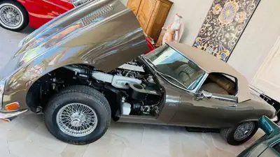 Jaguar E-Type Series 3 V12 Roadster — Chef-d'œuvre britannique, seulement 9'754 km — vue extérieure