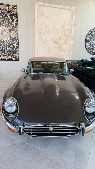 Jaguar E-Type Series 3 V12 Roadster — Chef-d'œuvre britannique, seulement 9'754 km — intérieur