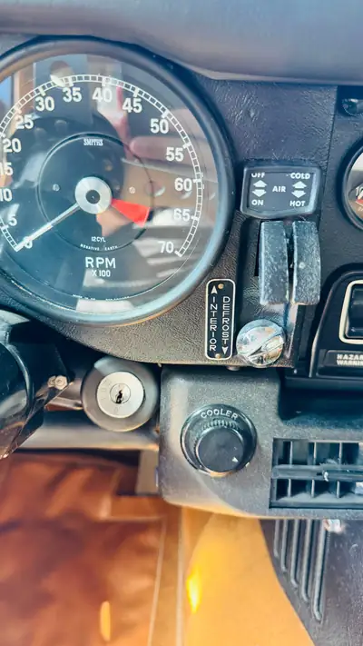 Jaguar E-Type Series 3 V12 Roadster — Chef-d'œuvre britannique, seulement 9'754 km — Miniature 9