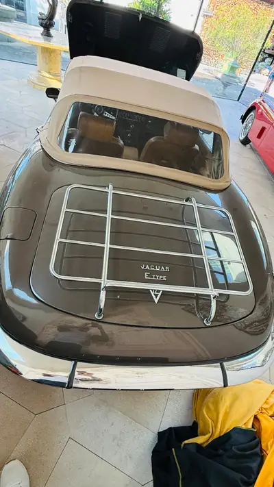 Jaguar E-Type Series 3 V12 Roadster — Chef-d'œuvre britannique, seulement 9'754 km — Miniature 19