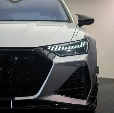 Audi RS6 Avant — Break haute performance 740 ch, hybride léger, kilométrage modéré — fianco