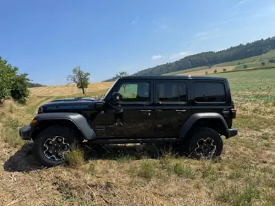 Jeep Wrangler 2.0 Turbo Rubicon Unlimited 4xe — SUV hybride rechargeable, 29'200 km — dashboard