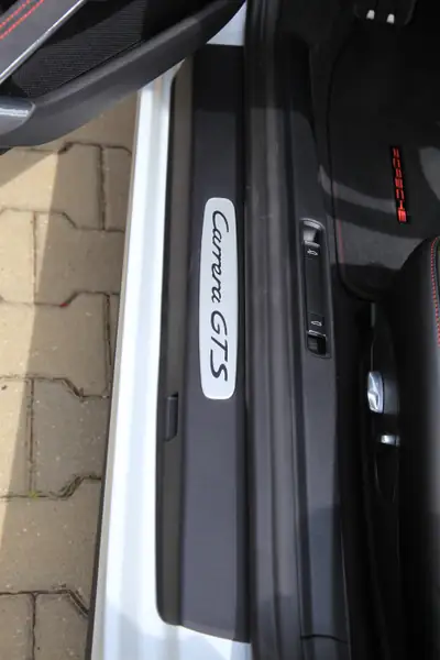 Porsche 911 Carrera GTS PDK — Cabriolet légendaire, moteur 3.8 L et seulement 29 900 km — Miniatur 9