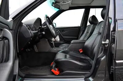 Mercedes-Benz C 36 AMG — Légende sportive des années 90, sans accident — Miniatur 12