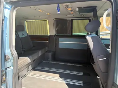 VW T5 Multivan Atlantis 2.5 TDI 4Motion — Monospace 7 places robuste et polyvalent — tableau de bord