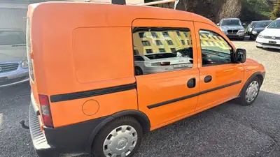 Opel Combo 1.4i 16V — Utilitaire compact fiable, 86'200 km, sans accident — intérieur