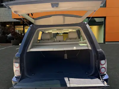 Land Rover Range Rover 3.6 TDV8 HSE — SUV premium diesel, 5 portes tout-terrain — Miniature 16