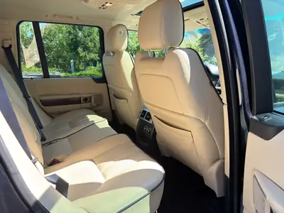 Land Rover Range Rover 3.6 TDV8 HSE — SUV premium diesel, 5 portes tout-terrain — Miniature 19