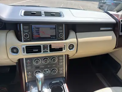 Land Rover Range Rover 3.6 TDV8 HSE — SUV premium diesel, 5 portes tout-terrain — Miniature 20