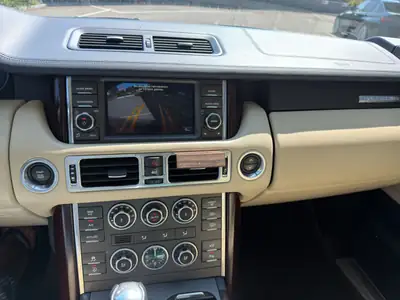 Land Rover Range Rover 3.6 TDV8 HSE — SUV premium diesel, 5 portes tout-terrain — Miniature 21