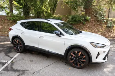 CUPRA Formentor 1.5 eHybrid VZ — Technologie hybride rechargeable et consommation ultra-basse — side view
