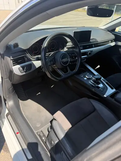 Audi A5 2.0 TDI Sport quattro — Élégance diesel avec transmission S-Tronic — Armaturenbrett