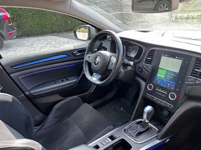 Renault Mégane 1.6 TCe 205 GT — Berline sportive, sans sinistre, 153000 km — dashboard