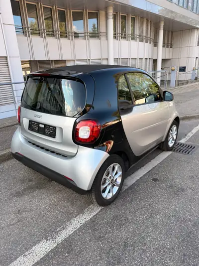 Smart Fortwo Passion Twinamic 2019 — Citadine urbaine économique, entretien Mercedes gratuit — arrière