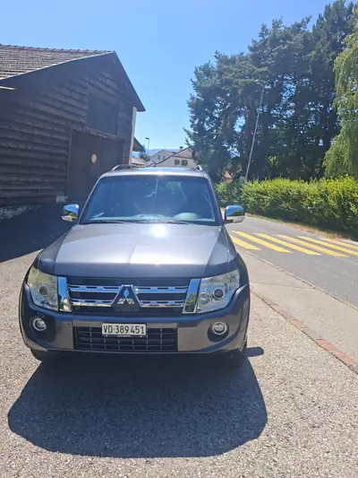 Mitsubishi Pajero 3.2 DID Navigator — 7 places, motorisation robuste, excellent rapport utilité/prix — Armaturenbrett