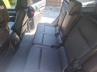 Mitsubishi Pajero 3.2 DID Navigator — 7 places, motorisation robuste, excellent rapport utilité/prix — Innenraum