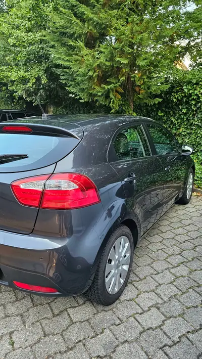 Kia Rio 1.4 CVVT Style — Berline compacte fiable, 202'000 km, sans sinistre — dettaglio