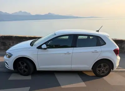 VW Polo 1.0 TSI Comfortline DSG — Citadine dynamique, 84'000 km, équipée et fiable — vista posteriore