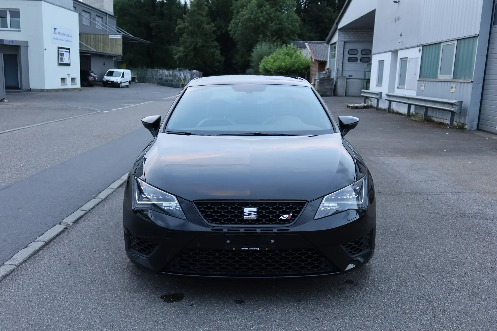 SEAT Leon Cupra 280 — Sportive compacte 280 ch, boîte auto, sans sinistre — vue extérieure
