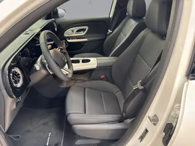 Mercedes-Benz GLB 220 4matic AMG Line — SUV compact hybride essence, 20 km seulement — Miniature 9