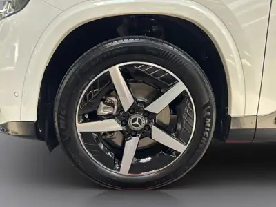 Mercedes-Benz GLB 220 4matic AMG Line — SUV compact hybride essence, 20 km seulement — Miniature 18