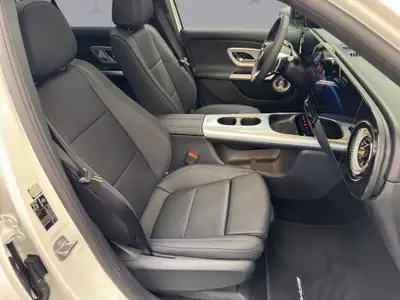 Mercedes-Benz GLB 220 4matic AMG Line — SUV compact hybride essence, 20 km seulement — Miniature 20