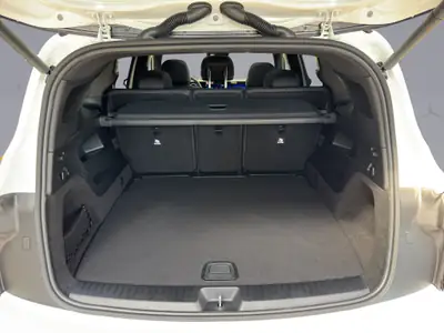 Mercedes-Benz GLB 220 4matic AMG Line — SUV compact hybride essence, 20 km seulement — Miniature 21