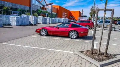 Chevrolet Corvette ZR-1 1990 — Légende américaine, 381 ch et statut de véhicule de collection — vista posteriore