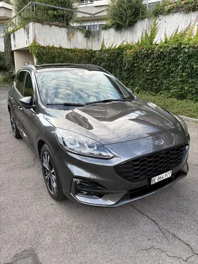 Ford Kuga 2.5 Plug-in Hybrid ST-Line X — SUV rechargeable, 21'800 km seulement — Außenansicht