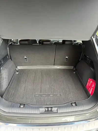 Ford Kuga 2.5 Plug-in Hybrid ST-Line X — SUV rechargeable, 21'800 km seulement — Miniatur 9