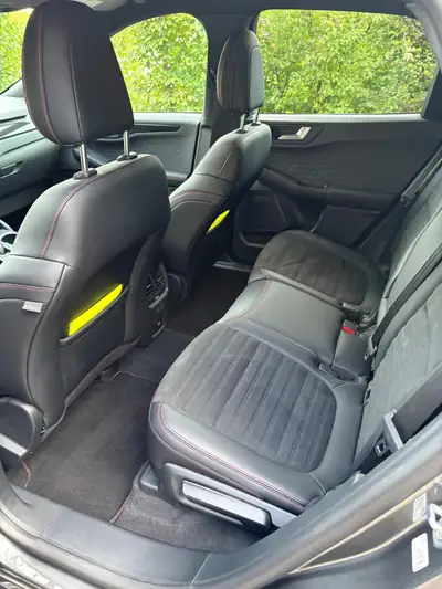 Ford Kuga 2.5 Plug-in Hybrid ST-Line X — SUV rechargeable, 21'800 km seulement — Miniatur 11