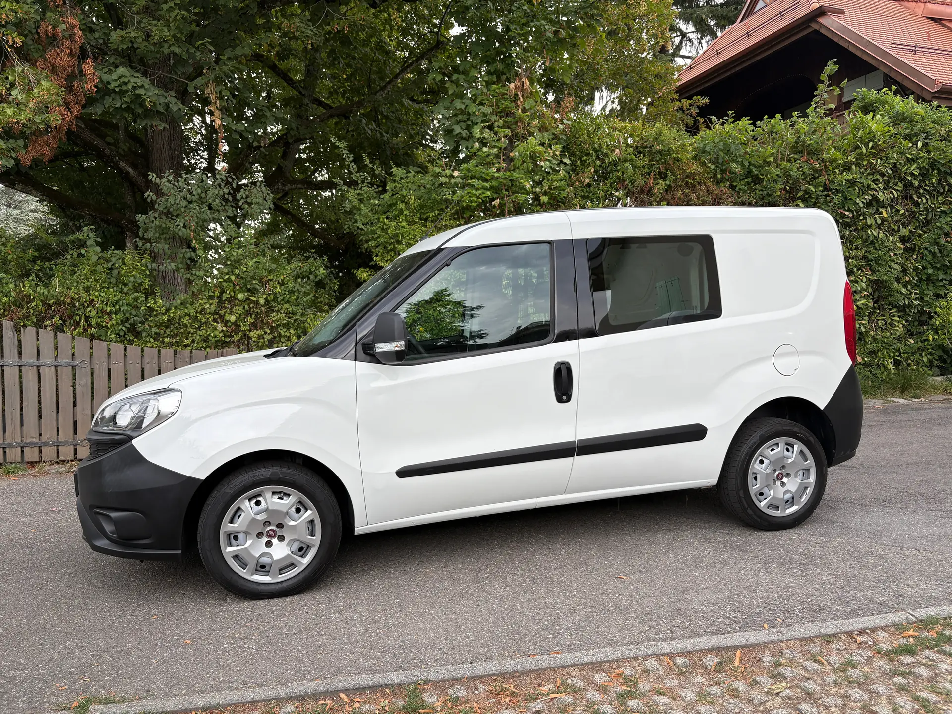 FIAT Doblo 1.4 Natural Power — Utilitaire polyvalent bi-carburant, 93 000 km