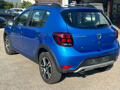 Dacia Sandero TCe 90 Stepway — Petit SUV urbain, boîte semi-auto, 32 000 km seulement — intérieur