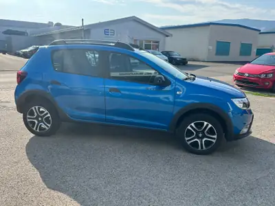 Dacia Sandero TCe 90 Stepway — Petit SUV urbain, boîte semi-auto, 32 000 km seulement — Miniature 7
