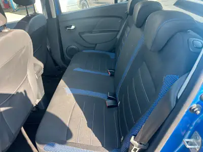 Dacia Sandero TCe 90 Stepway — Petit SUV urbain, boîte semi-auto, 32 000 km seulement — Miniature 8