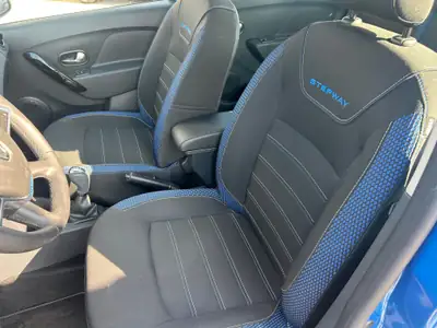Dacia Sandero TCe 90 Stepway — Petit SUV urbain, boîte semi-auto, 32 000 km seulement — Miniature 9