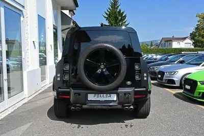 Land Rover Defender 110 525 V8 — Le SUV légendaire en version musclée Carpathian — Miniature 9