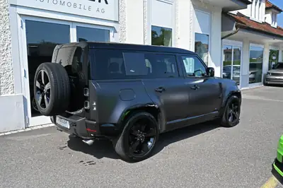 Land Rover Defender 110 525 V8 — Le SUV légendaire en version musclée Carpathian — Miniature 11