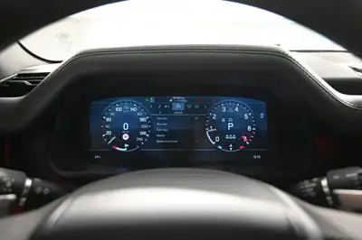 Land Rover Defender 110 525 V8 — Le SUV légendaire en version musclée Carpathian — Miniature 16